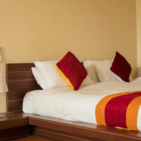 Hotel Edingo Inn Itahari Luaran gambar