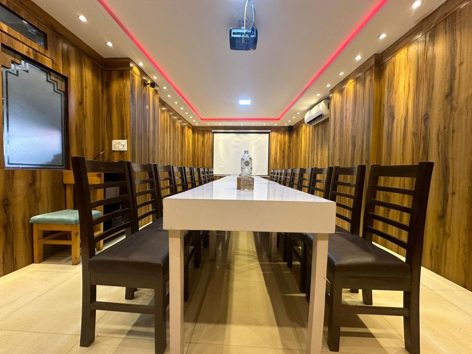 Hotel Edingo Inn Itahari Luaran gambar
