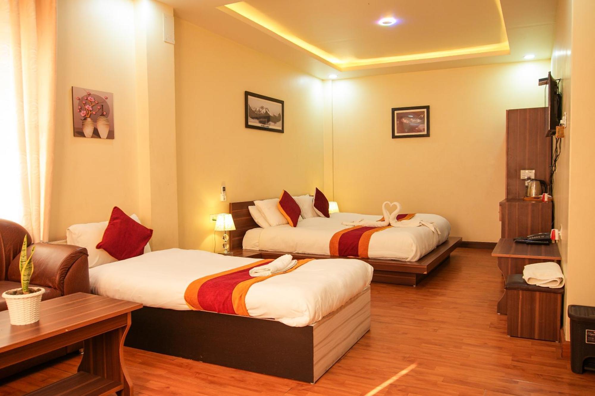 Hotel Edingo Inn Itahari Luaran gambar